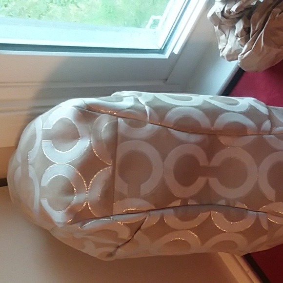 COACH CARRIAGE COLLECTION Cream Satin SIGNATURE SHOULDER EC - Picture 12 of 14